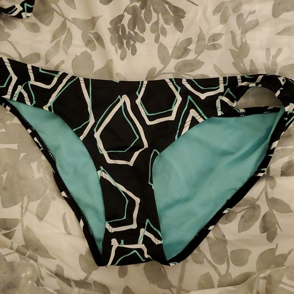 Volcom Bikini Set - image 3